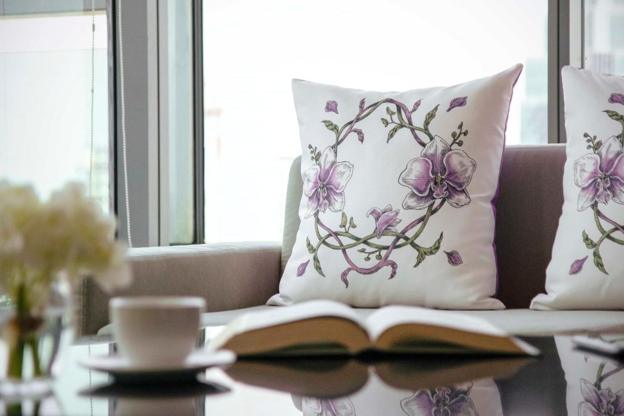 Sivatel Bangkok Hotel Екстериор снимка A cushion