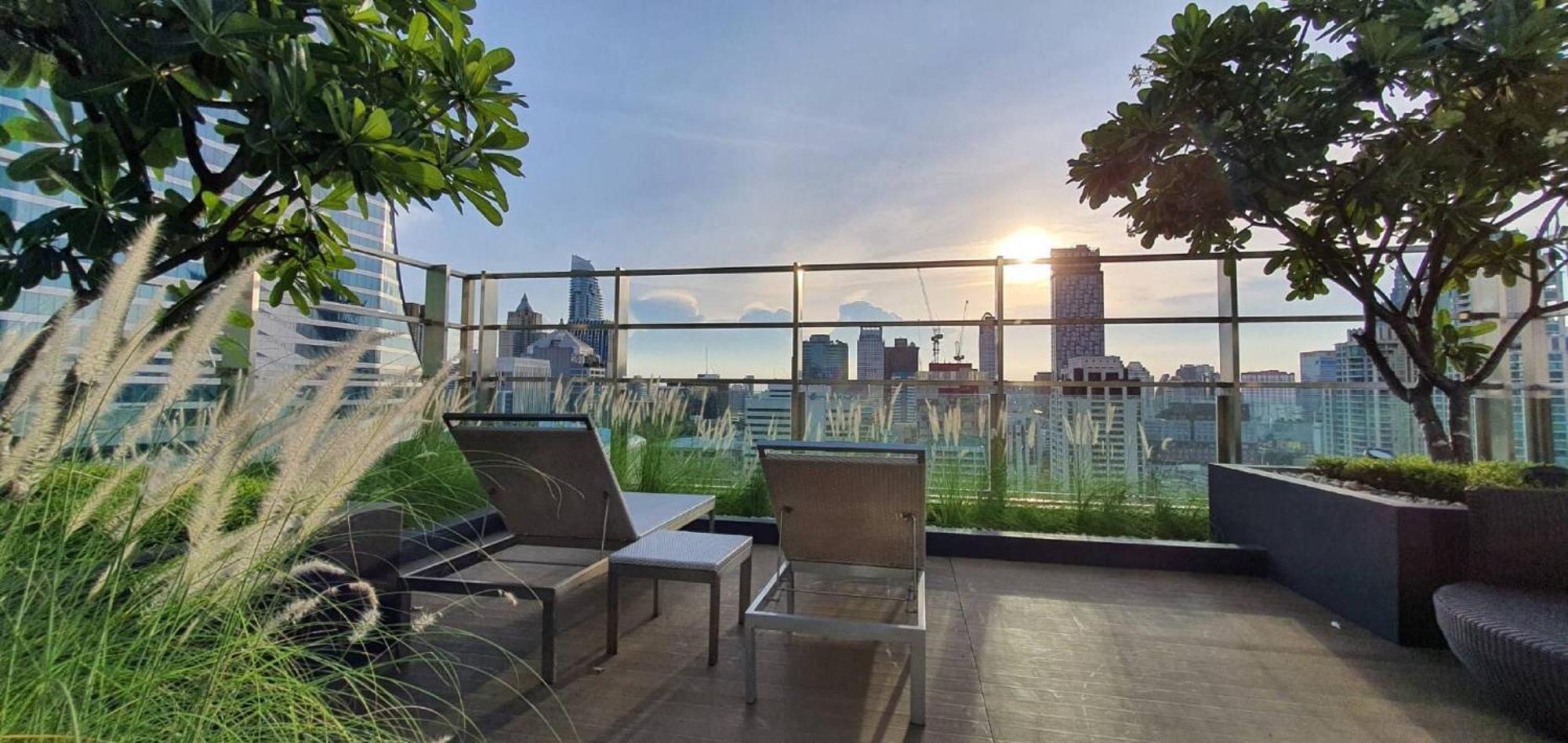 Sivatel Bangkok Hotel Екстериор снимка Rooftop garden