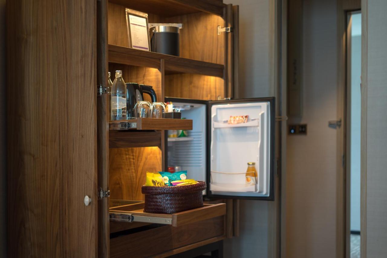Sivatel Bangkok Hotel Екстериор снимка A mini-bar in a hotel room